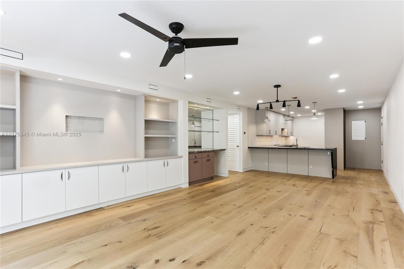 WATERS EDGE OF CORAL GABL - Residential