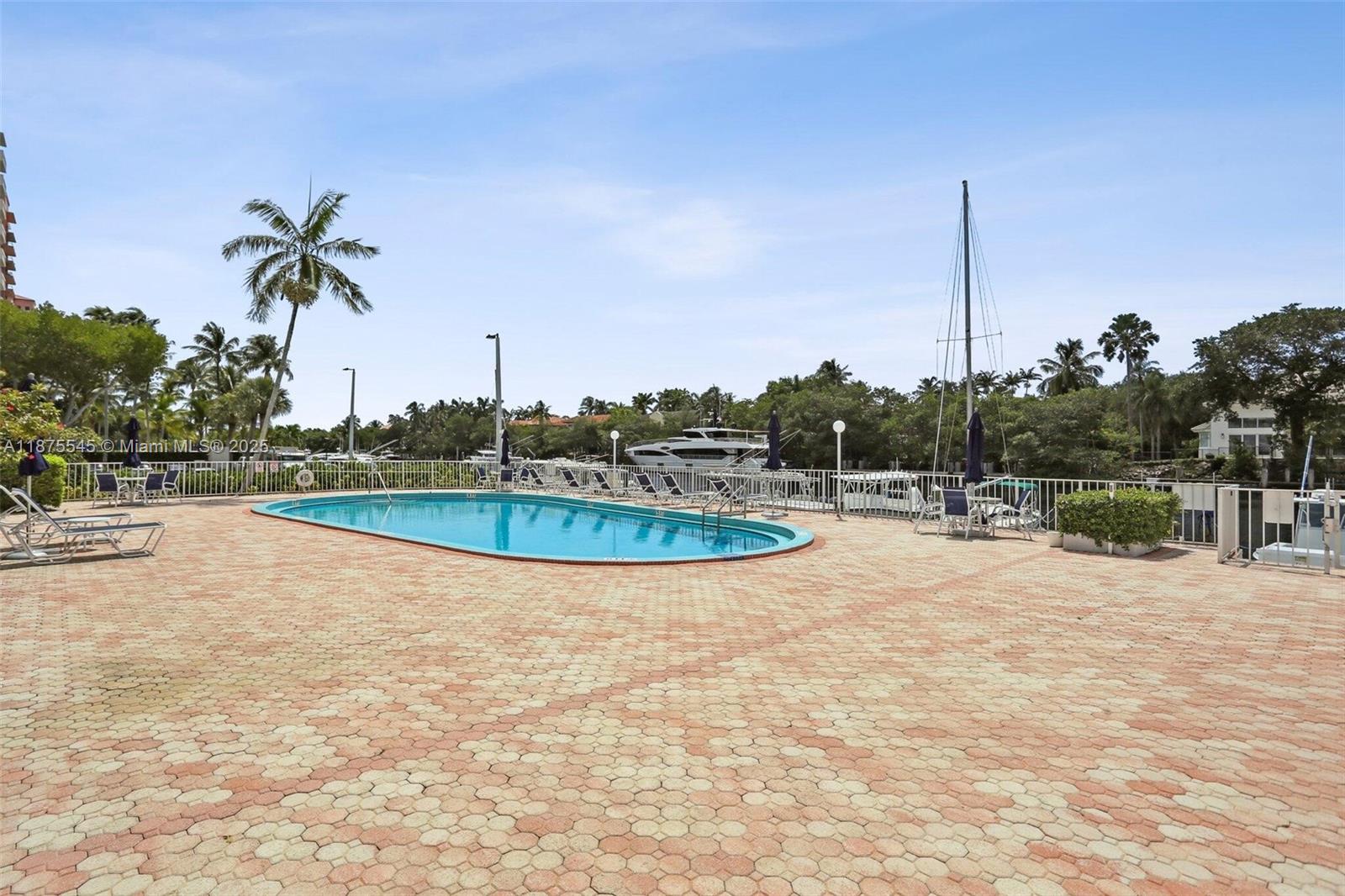 WATERS EDGE OF CORAL GABL - Residential