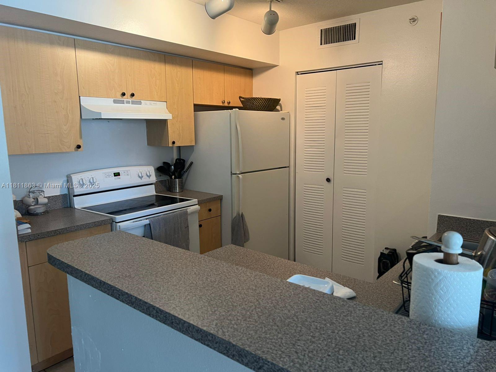 VILLA DEL SOL CONDO - Residential Lease