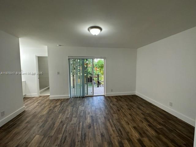 Beautiful, Modern and lightly 3 bedrooms, 2.5 Baths. Backyard at the back with a laundryroom for Washer and dryer. Great location! in the heart of Sunrise. Close to schools, restaurants. broker remarks