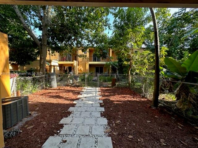 SUNRISE TOWNE PREFERRED 4 - Residential