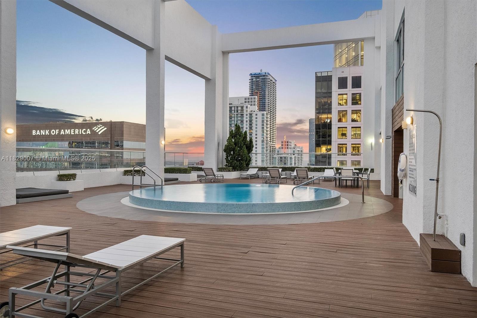 500 BRICKELL EAST CONDO - Residential