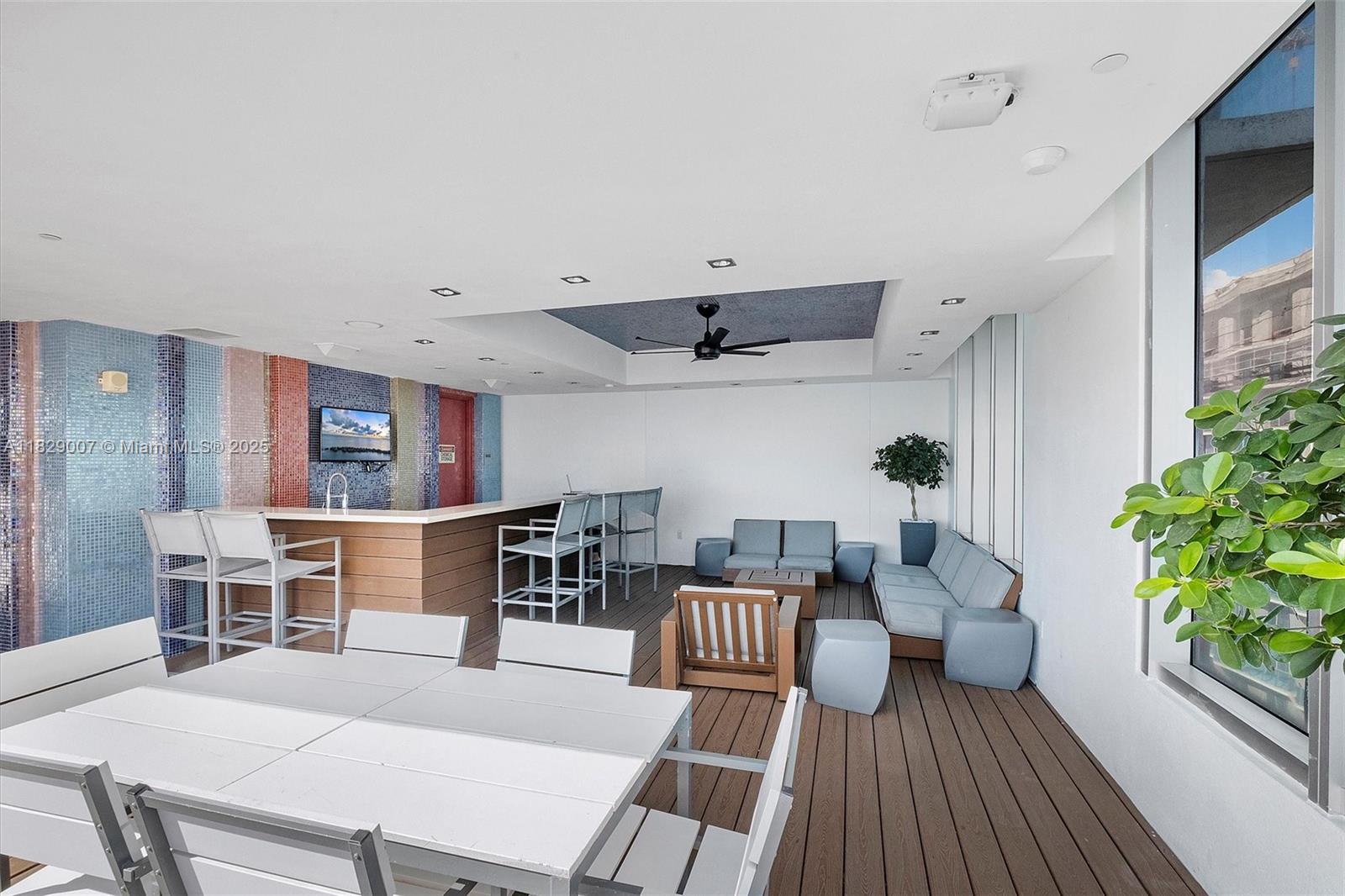 500 BRICKELL EAST CONDO - Residential