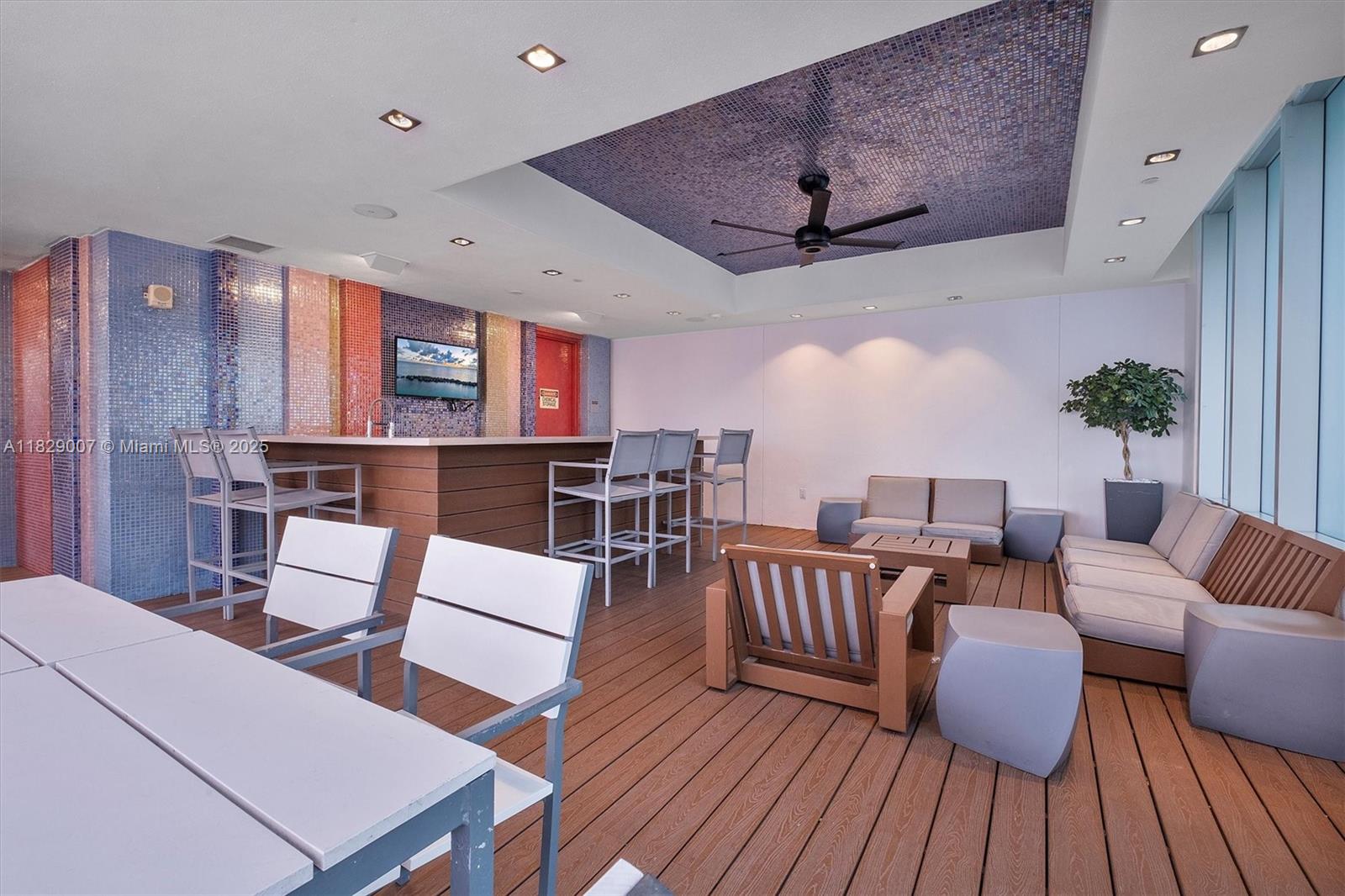 500 BRICKELL EAST CONDO - Residential