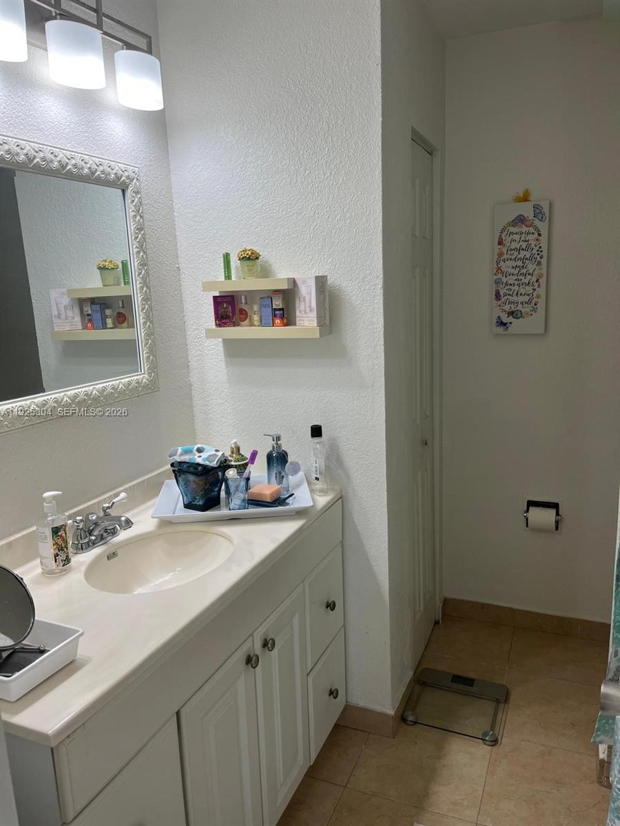 SPANISH TRACE CONDO - Residential