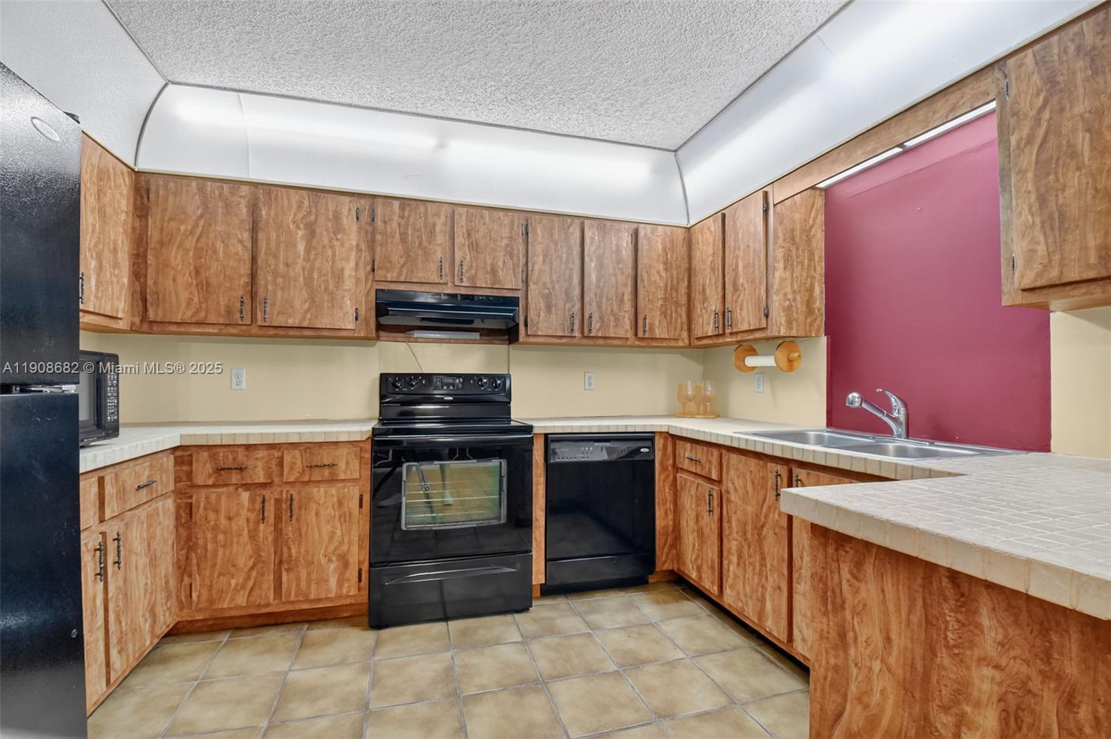 FLORAL PARK LANTANA - Residential Lease