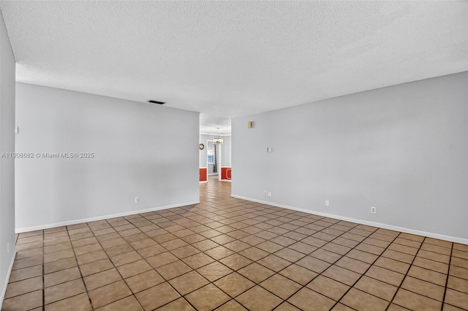 FLORAL PARK LANTANA - Residential Lease