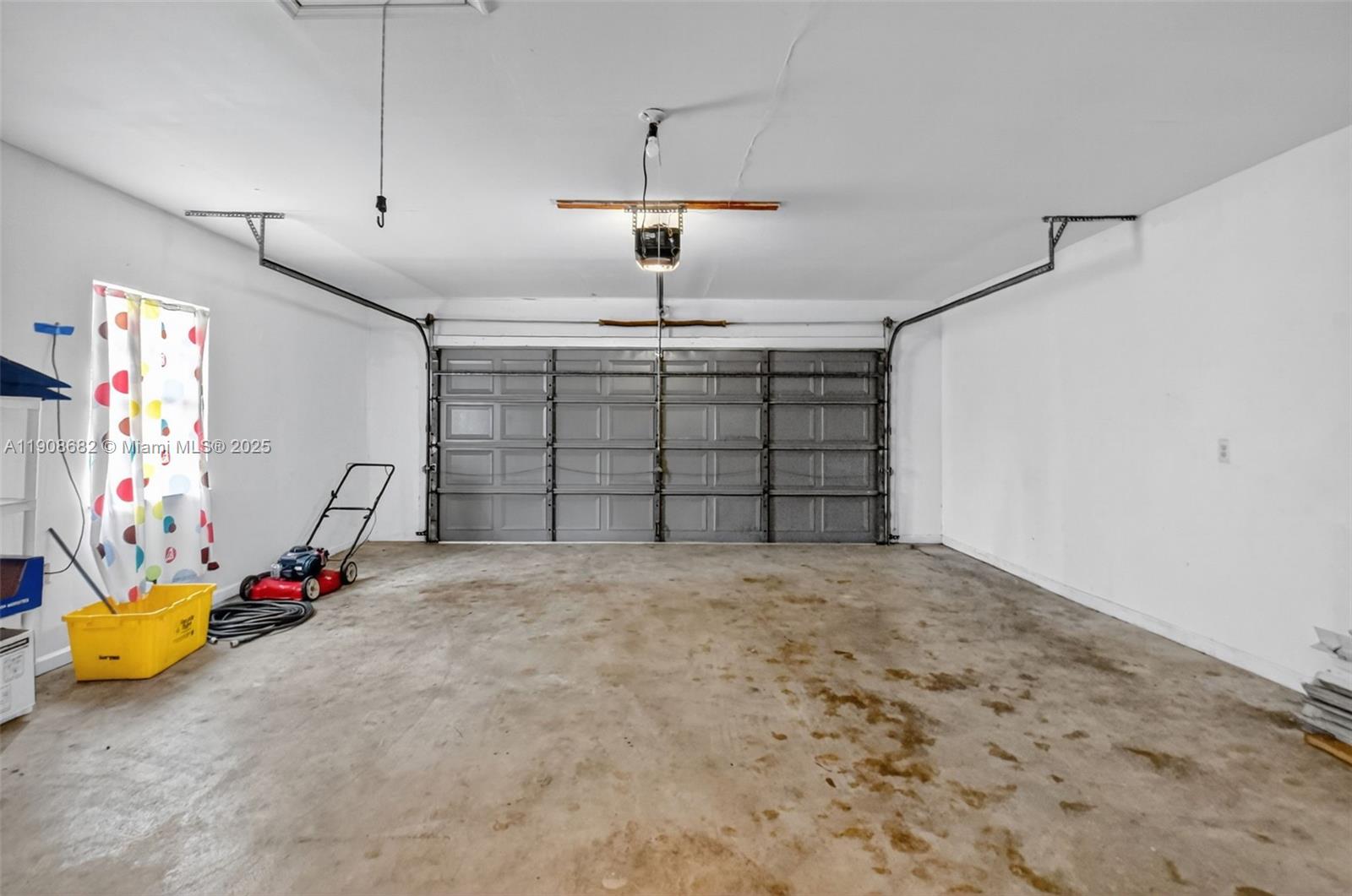 FLORAL PARK LANTANA - Residential Lease