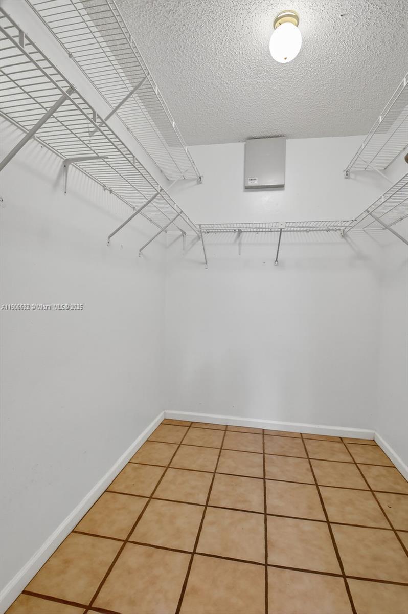 FLORAL PARK LANTANA - Residential Lease