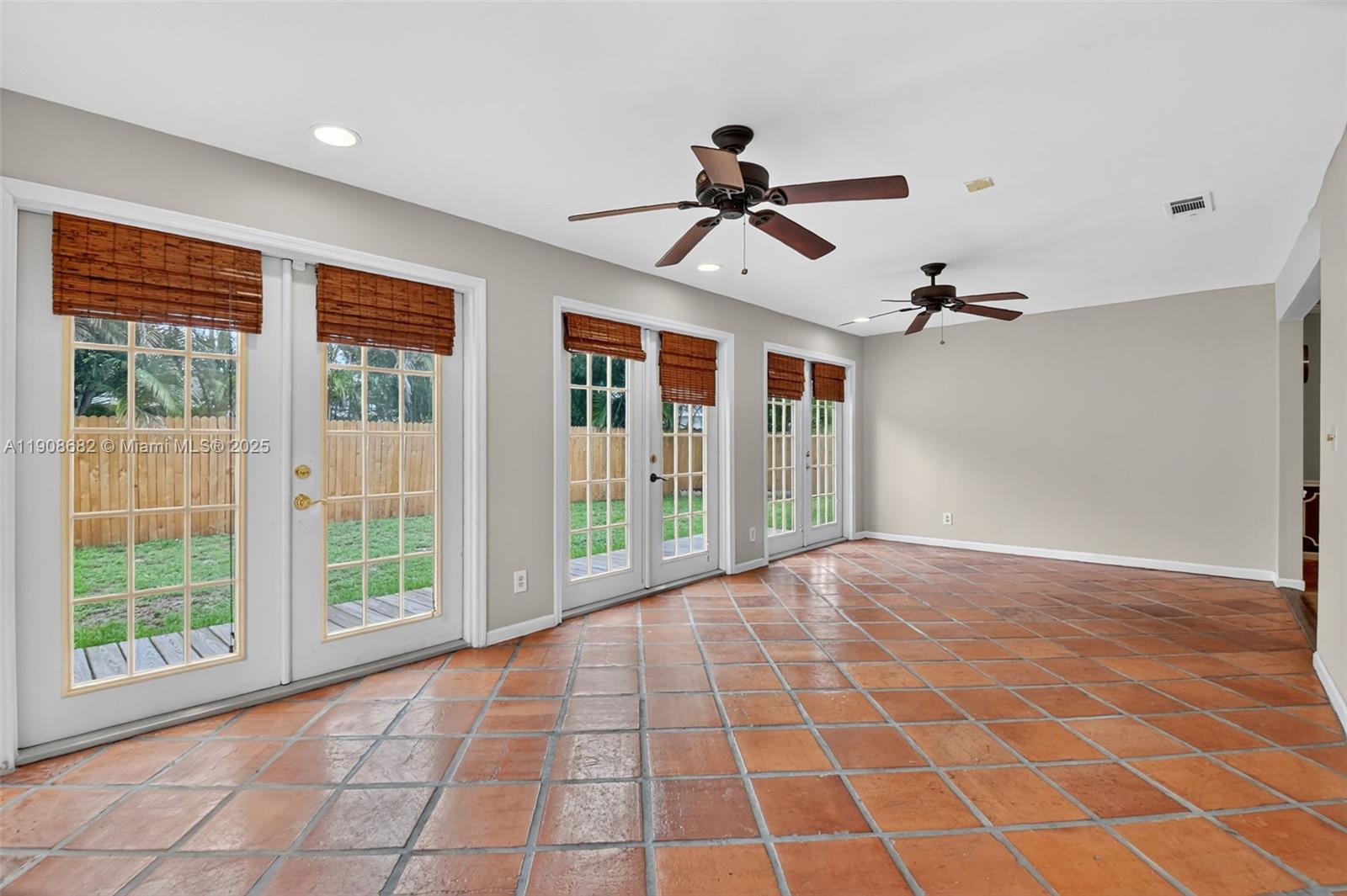 FLORAL PARK LANTANA - Residential Lease