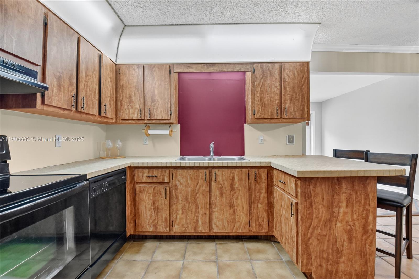 FLORAL PARK LANTANA - Residential Lease