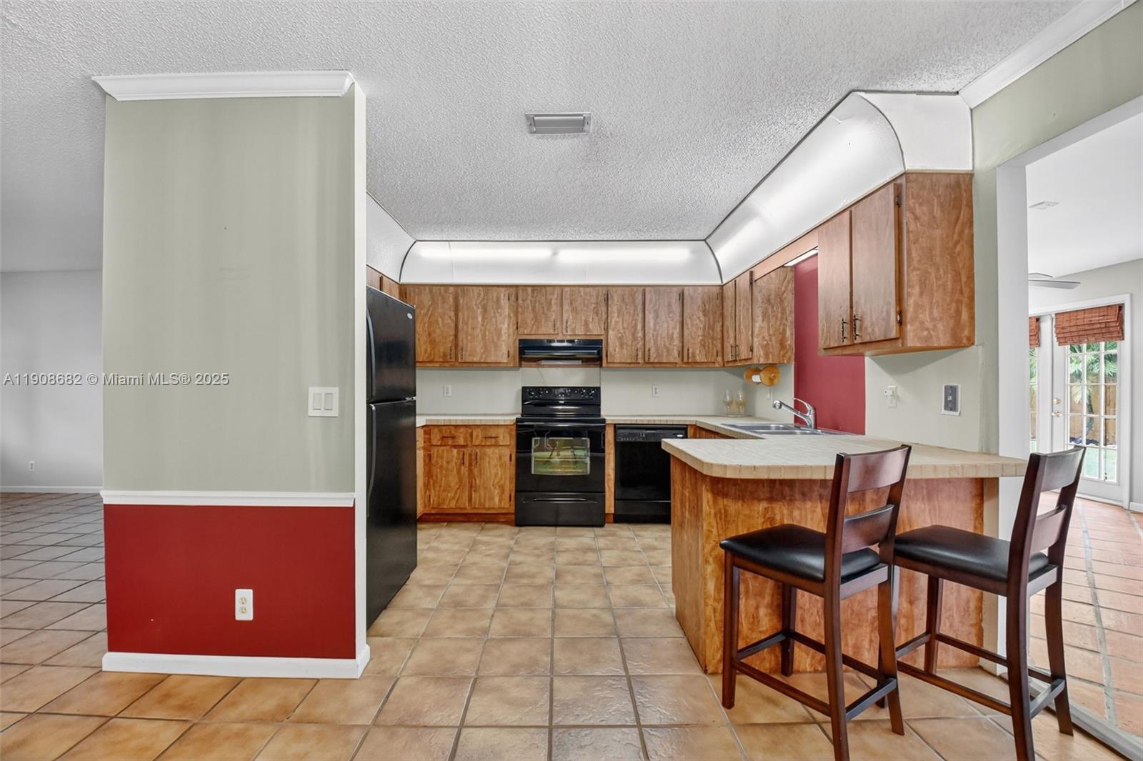 FLORAL PARK LANTANA - Residential Lease