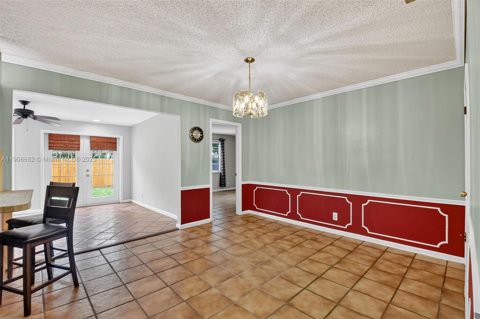 FLORAL PARK LANTANA - Residential Lease