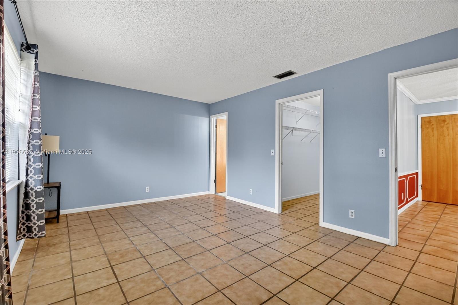 FLORAL PARK LANTANA - Residential Lease