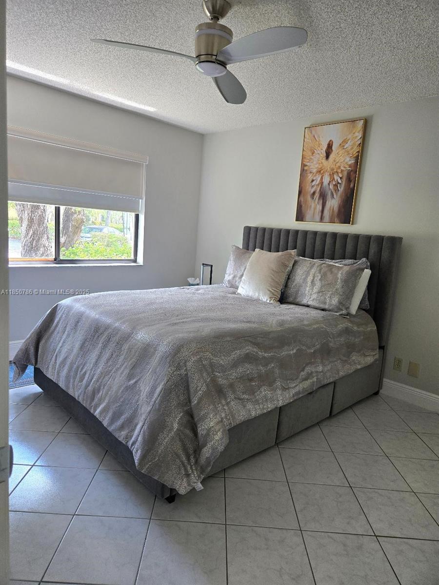 RACQUET CLUB APTS AT BONA - Residential