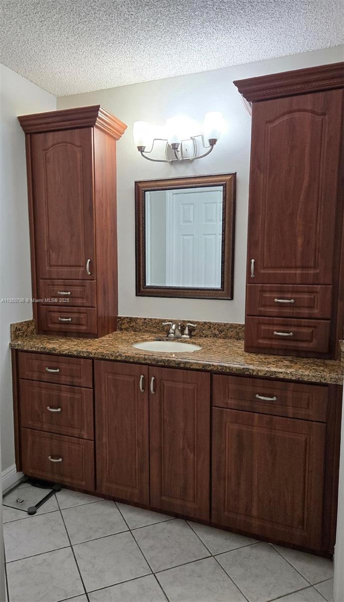 RACQUET CLUB APTS AT BONA - Residential