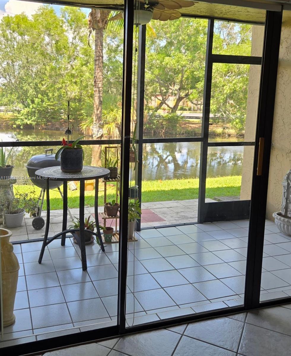 RACQUET CLUB APTS AT BONA - Residential