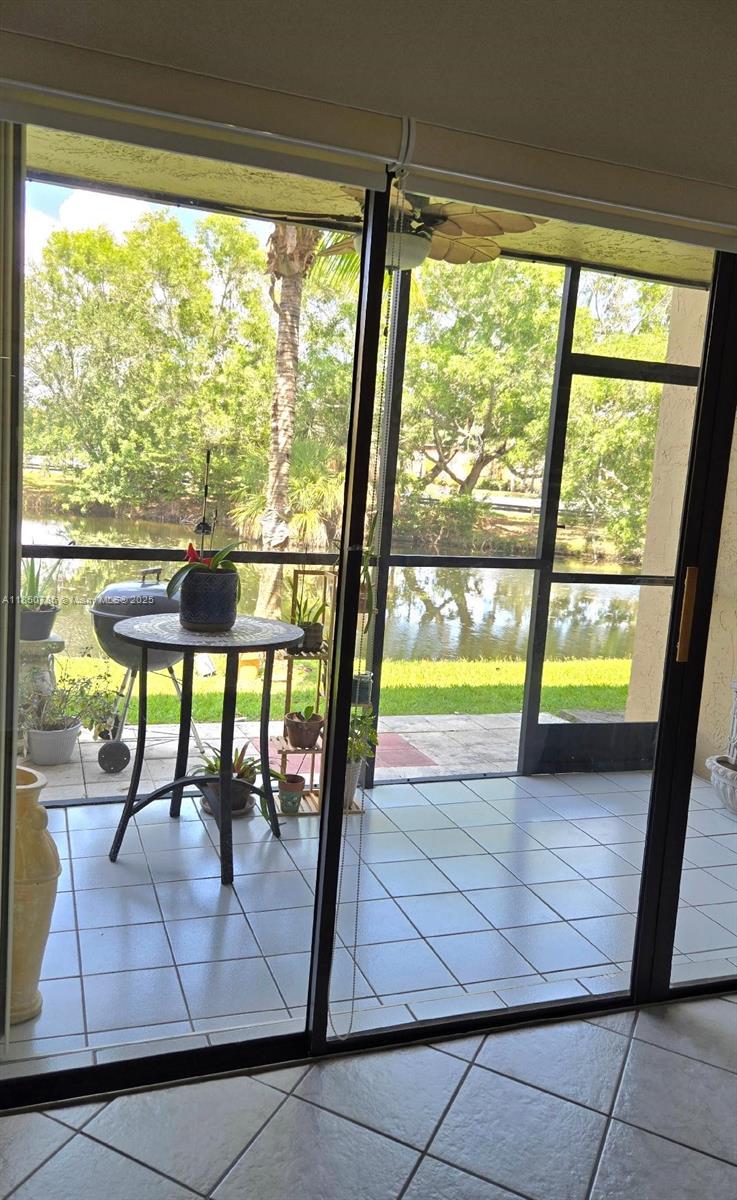 RACQUET CLUB APTS AT BONA - Residential