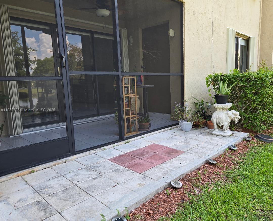 RACQUET CLUB APTS AT BONA - Residential