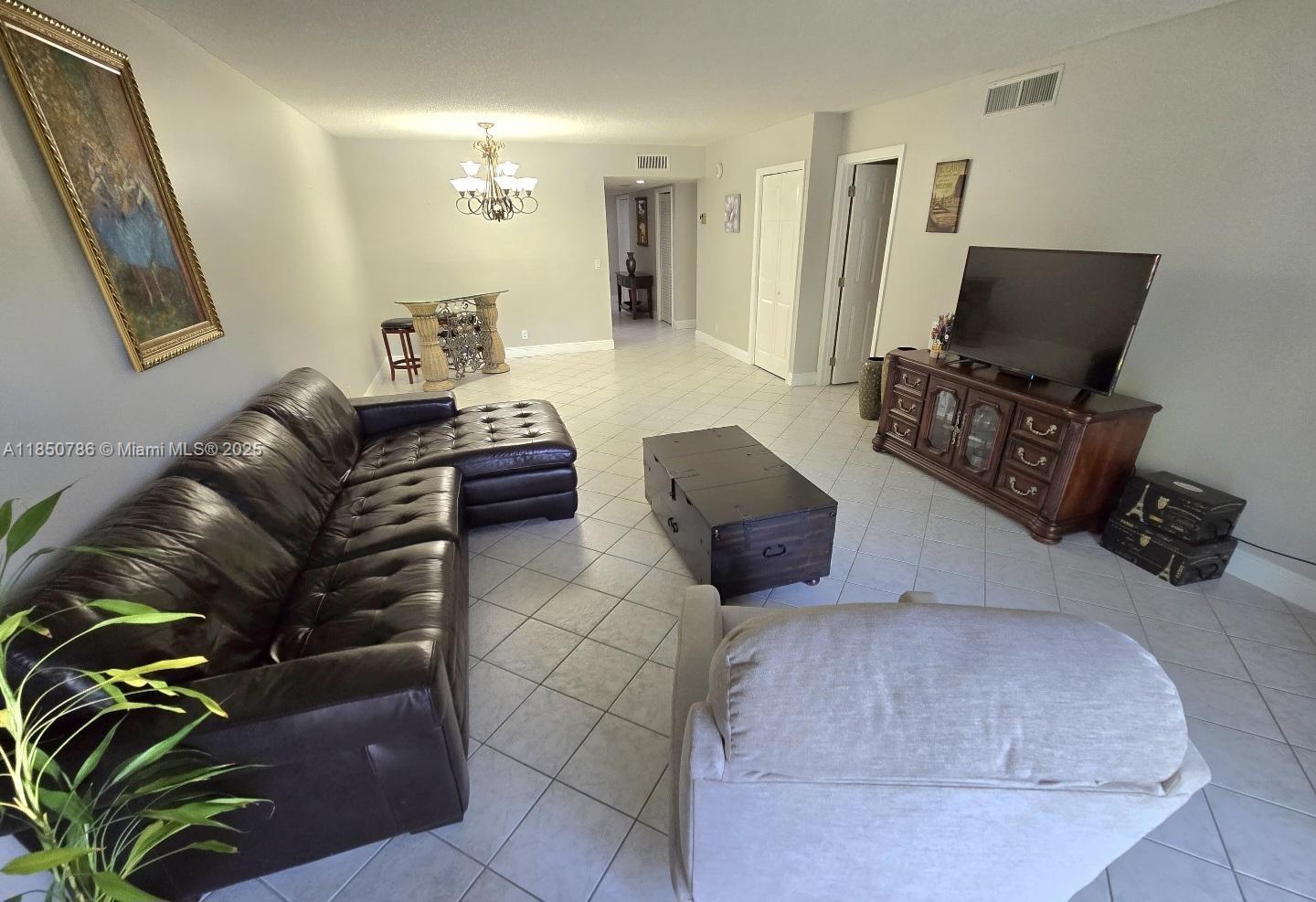 RACQUET CLUB APTS AT BONA - Residential