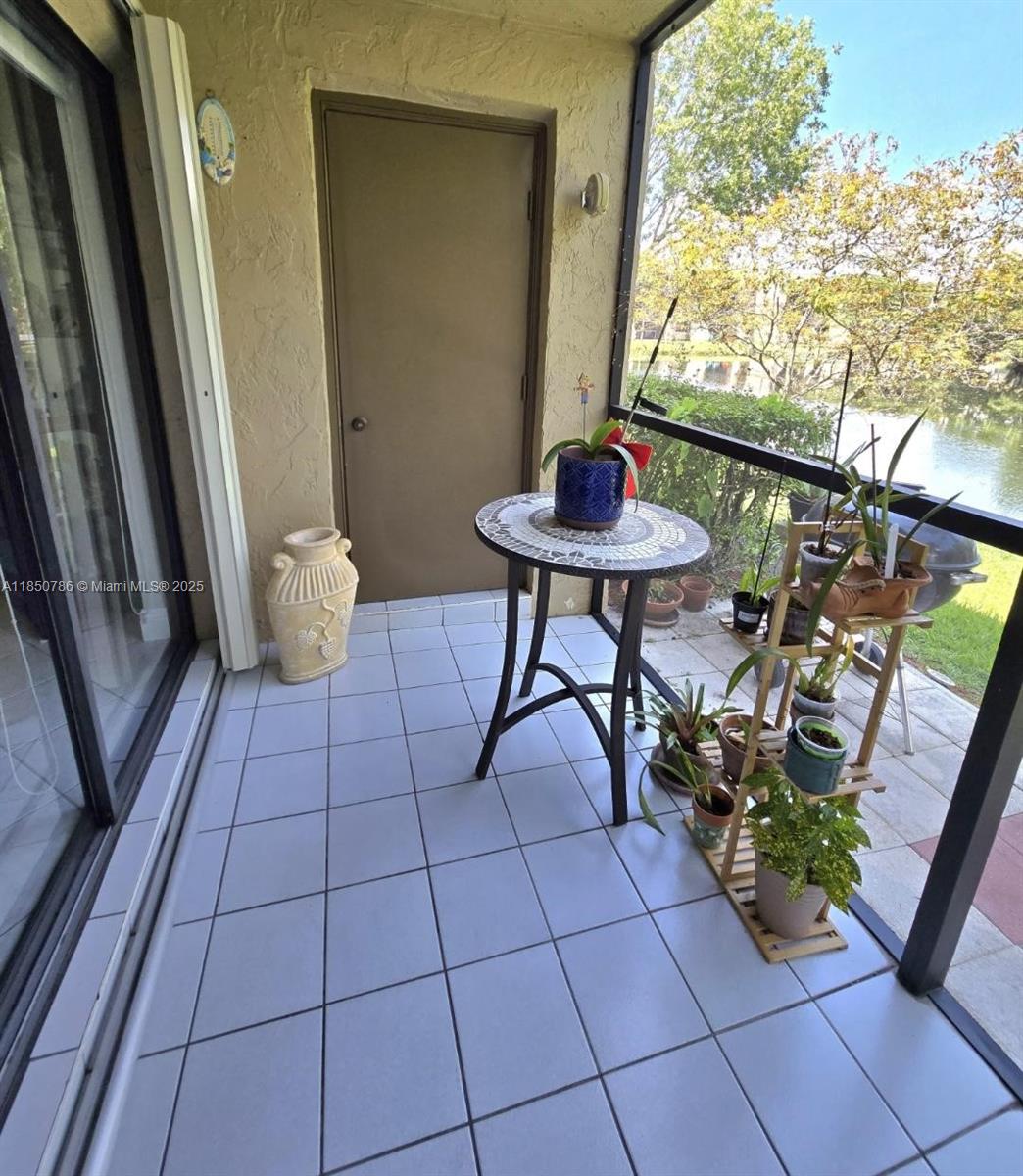 RACQUET CLUB APTS AT BONA - Residential