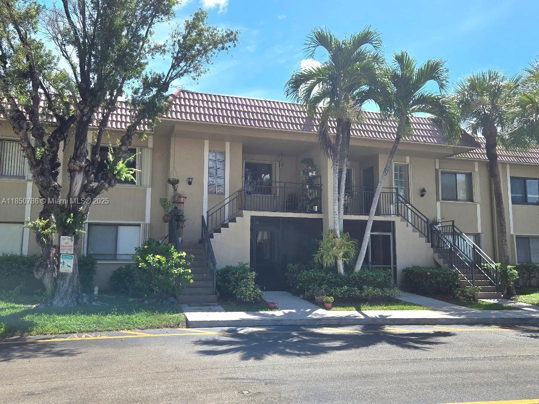 302 Lakeview Dr 102