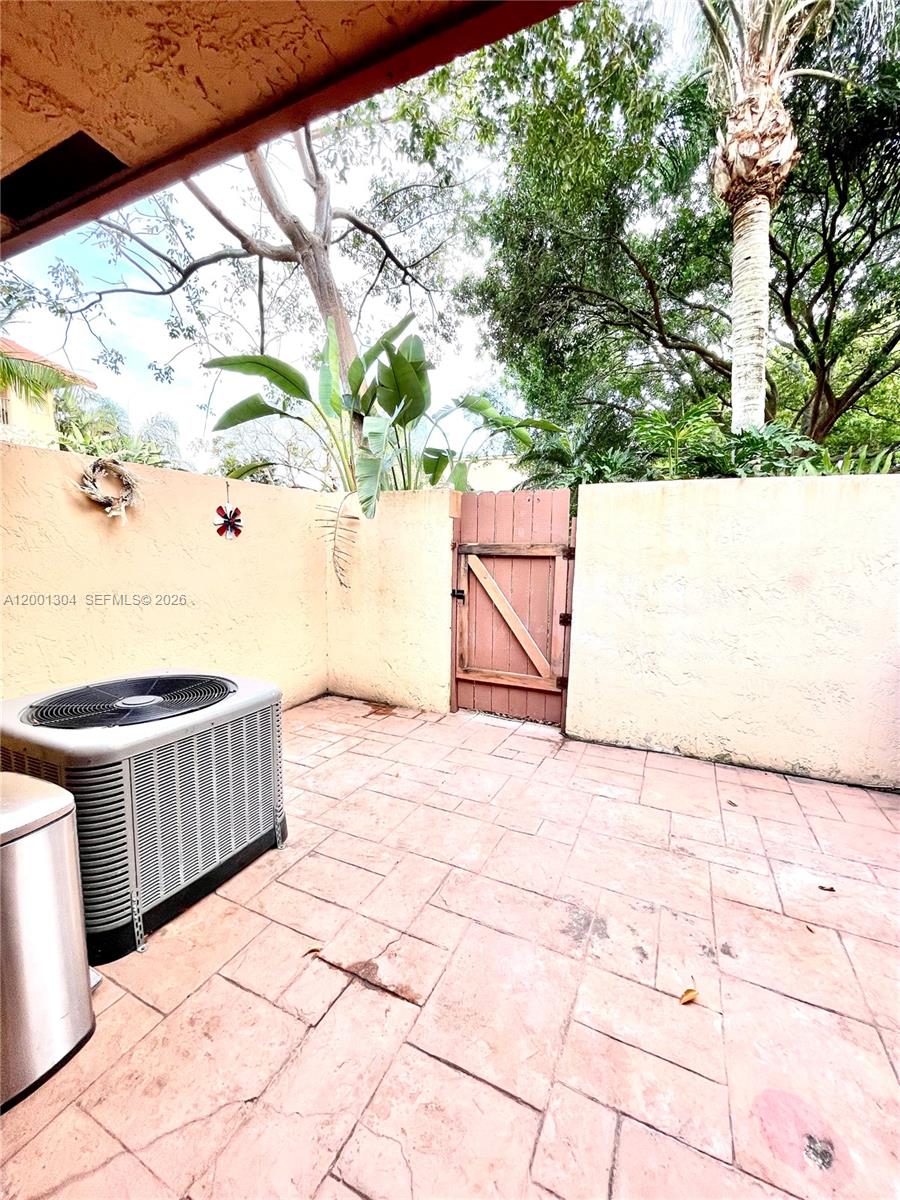 PEMBROKE LAKES SOUTH - Residential Lease