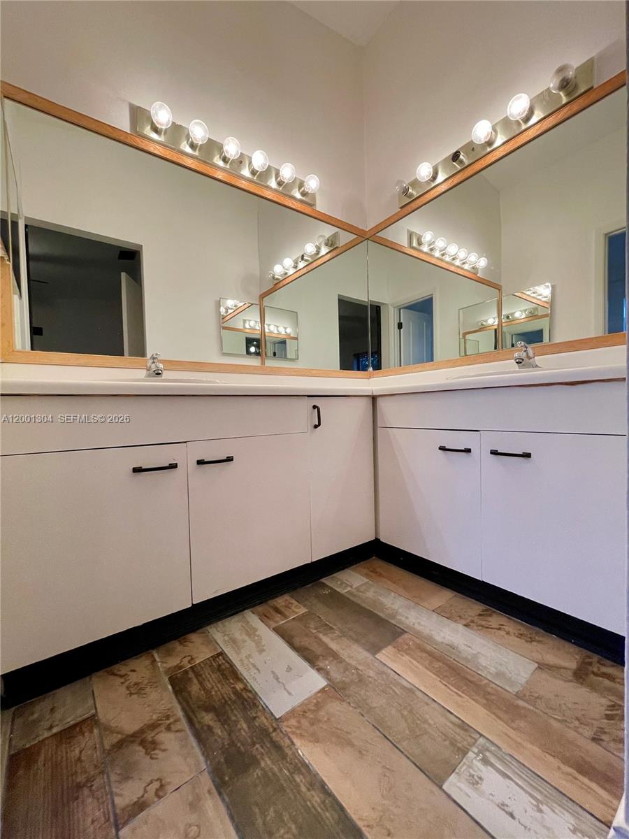 PEMBROKE LAKES SOUTH - Residential Lease