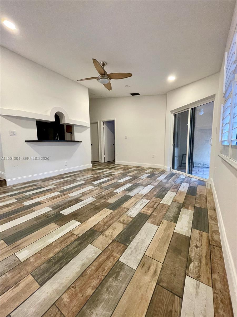 PEMBROKE LAKES SOUTH - Residential Lease