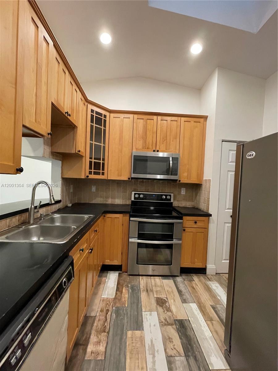 PEMBROKE LAKES SOUTH - Residential Lease