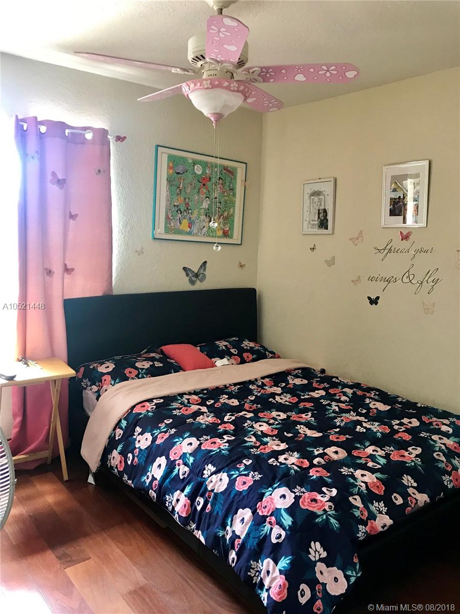 BLUE LAKE TOWNHOUSES COND - Residential Lease