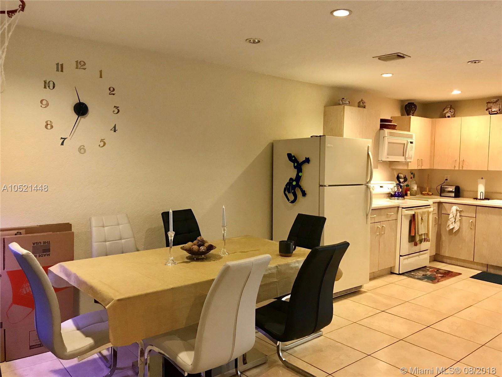 BLUE LAKE TOWNHOUSES COND - Residential Lease