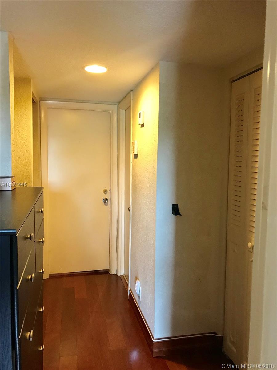 BLUE LAKE TOWNHOUSES COND - Residential Lease