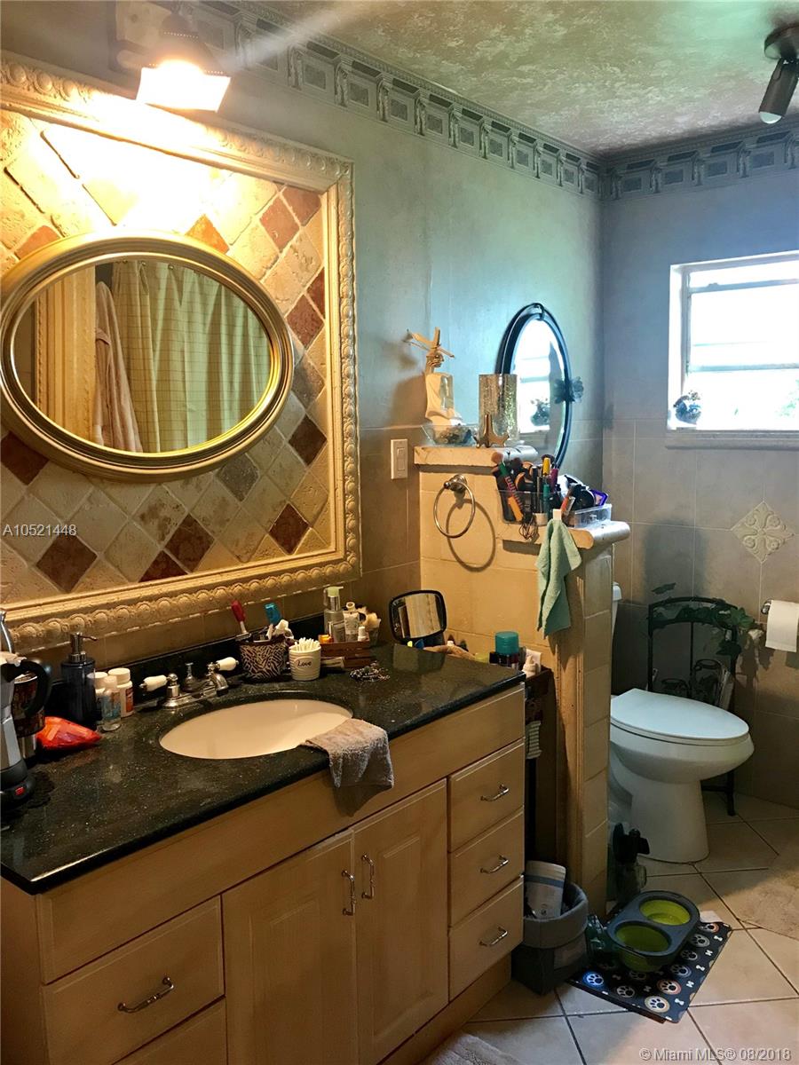 BLUE LAKE TOWNHOUSES COND - Residential Lease