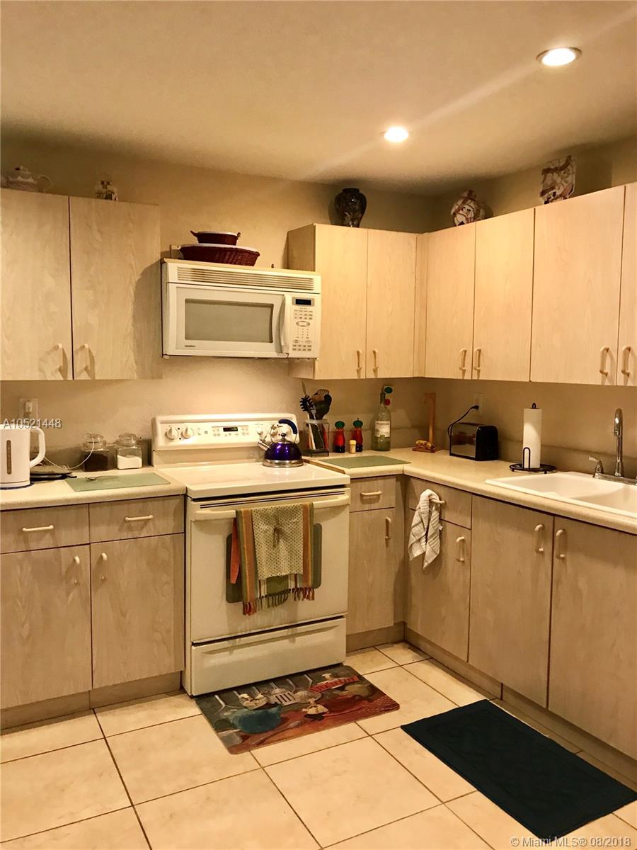 BLUE LAKE TOWNHOUSES COND - Residential Lease