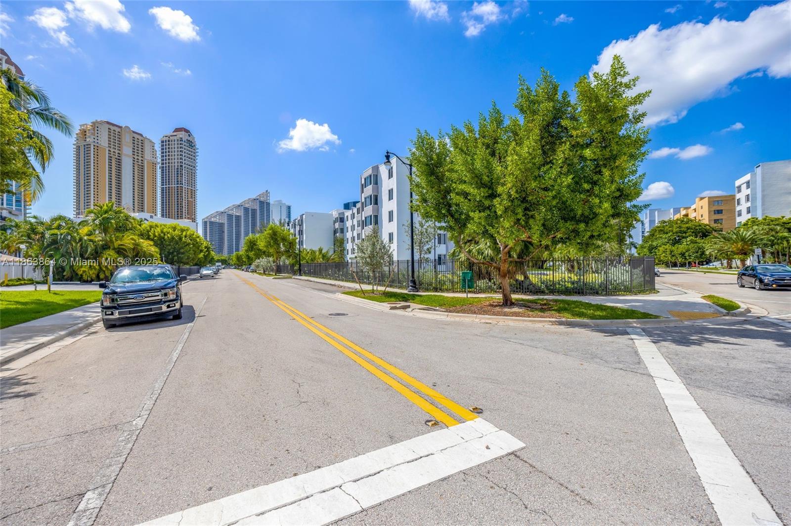 CARIBBEAN BREEZE CONDO - Residential