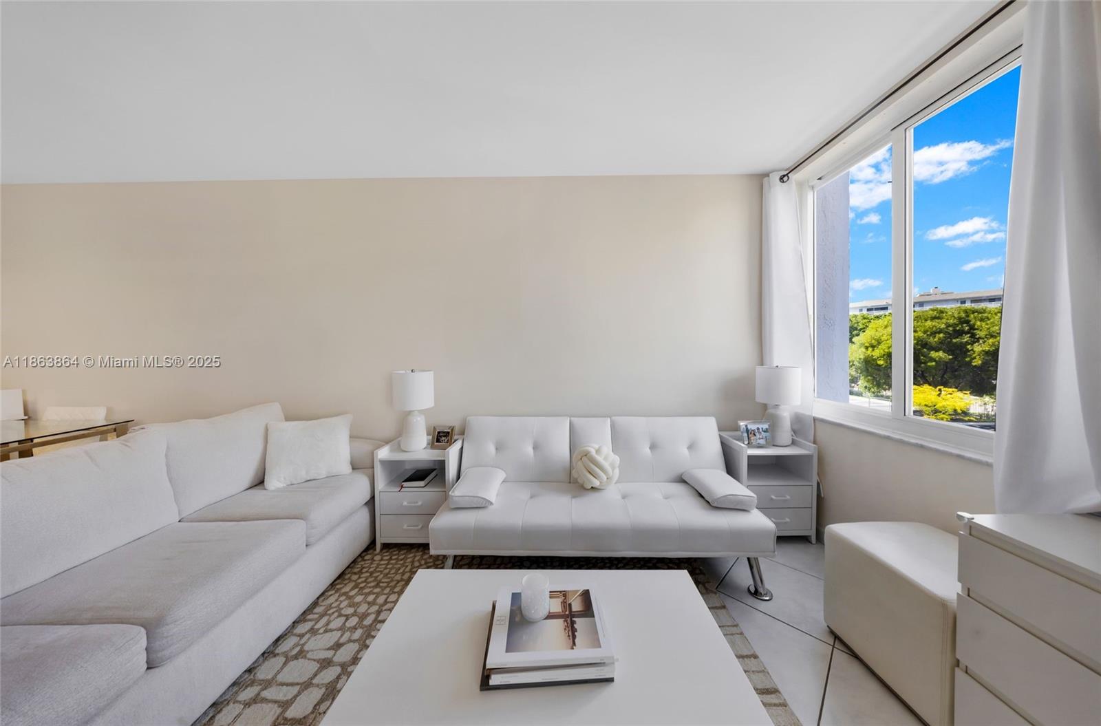 CARIBBEAN BREEZE CONDO - Residential