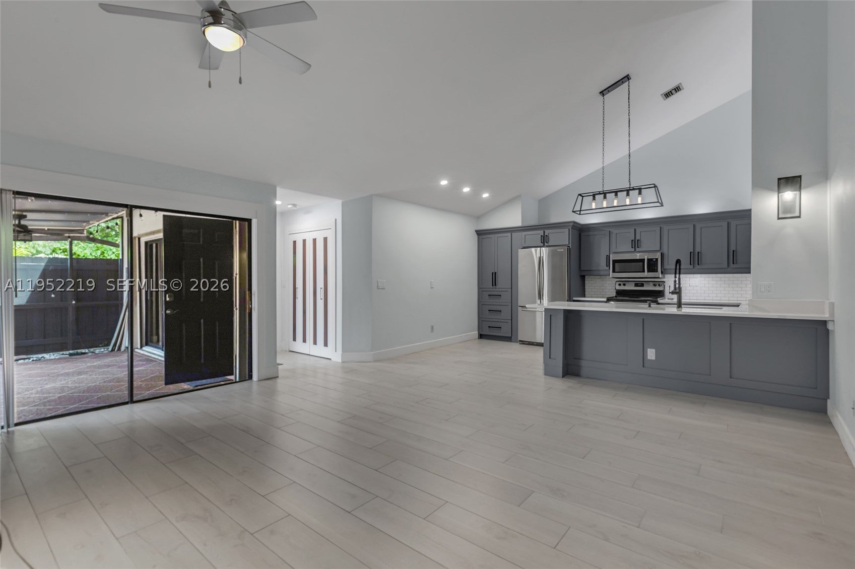 1050 Summit Trail Cir B