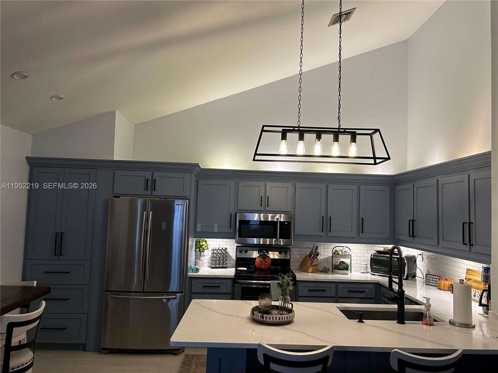 SUMMIT PINES UNIT 3 - Residential