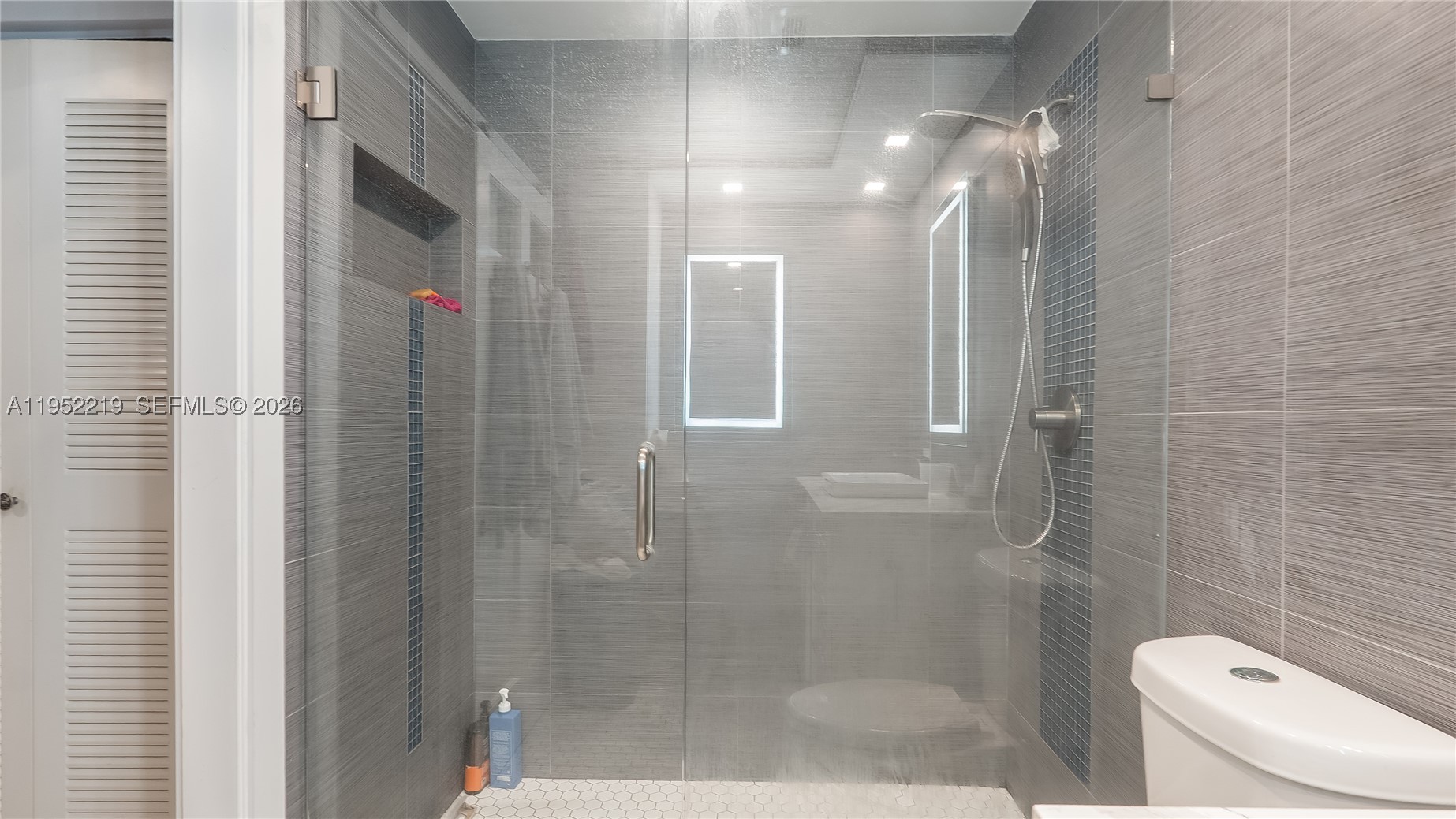 1050 Summit Trail Cir B