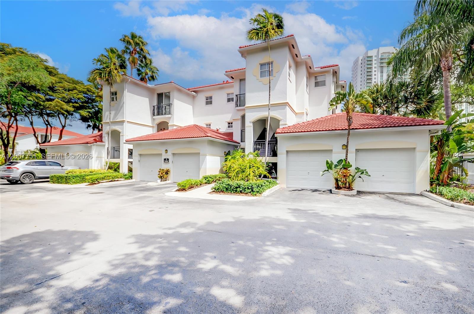 3105 NE 184th St 7201