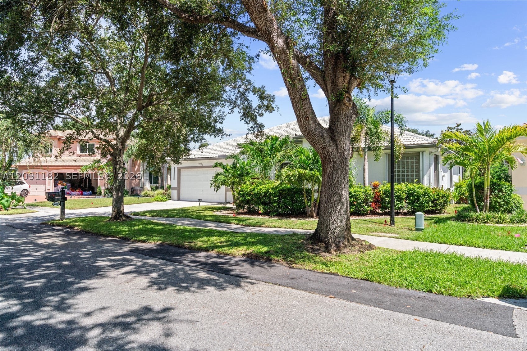 6420 Mallards Way, Coconut Creek, FL, 33073/$735,000 2 6420 Mallards Way