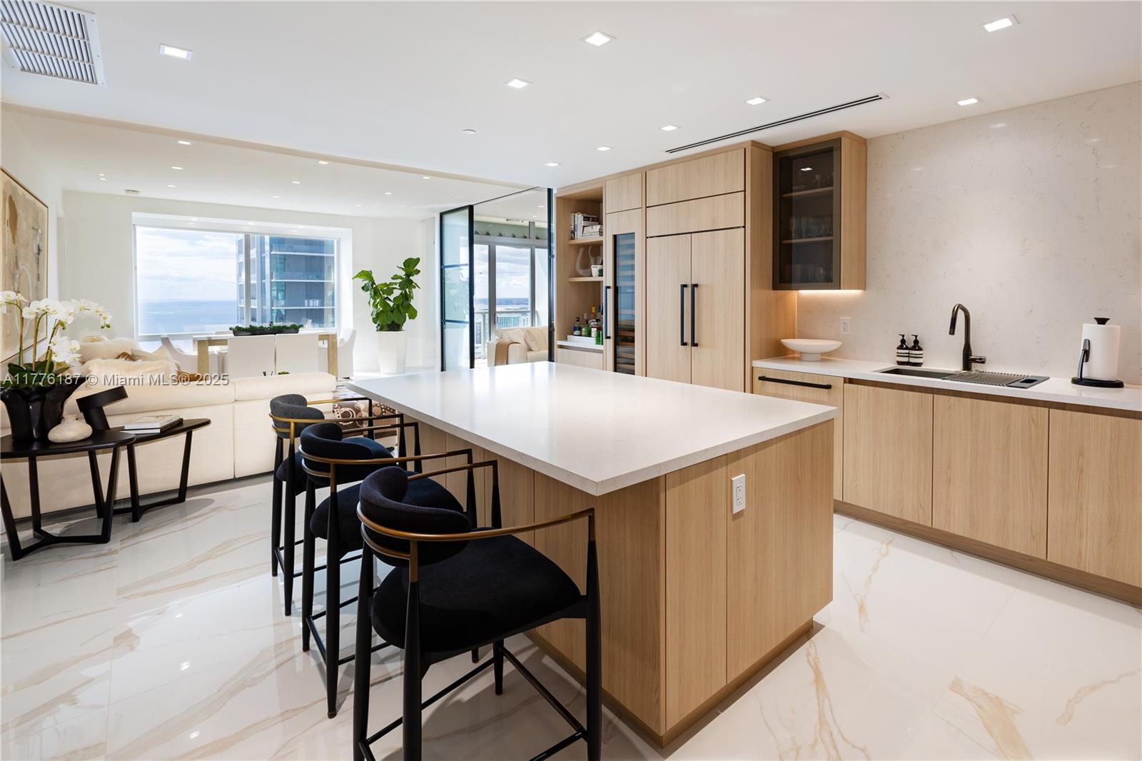 1425 Brickell Ave 47A