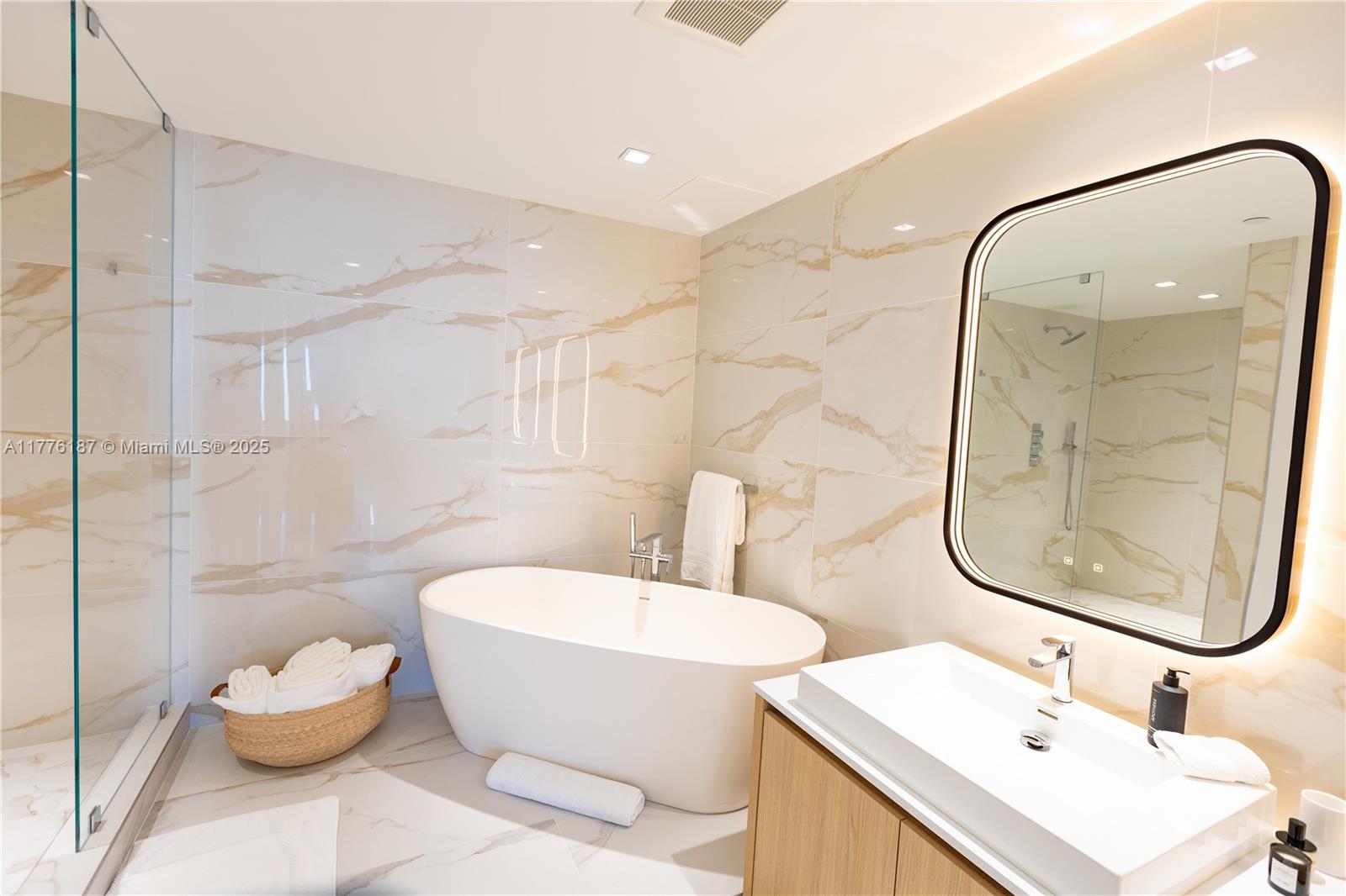 MILLENNIUM TOWER RESIDENC - Residential