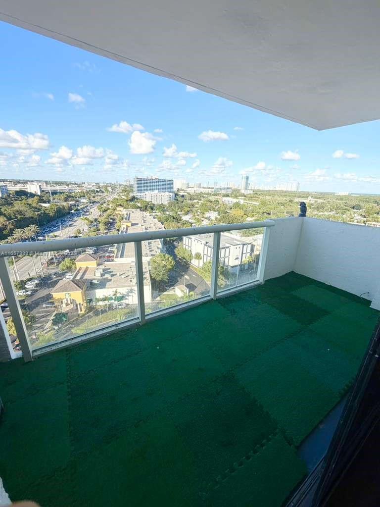 SAILBOAT CAY CONDO - Residential