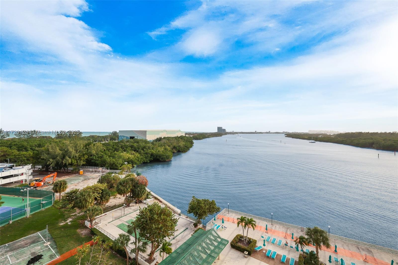 ARLEN HOUSE CONDO - Residential