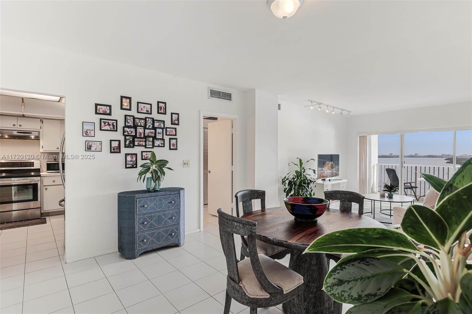 ARLEN HOUSE CONDO - Residential