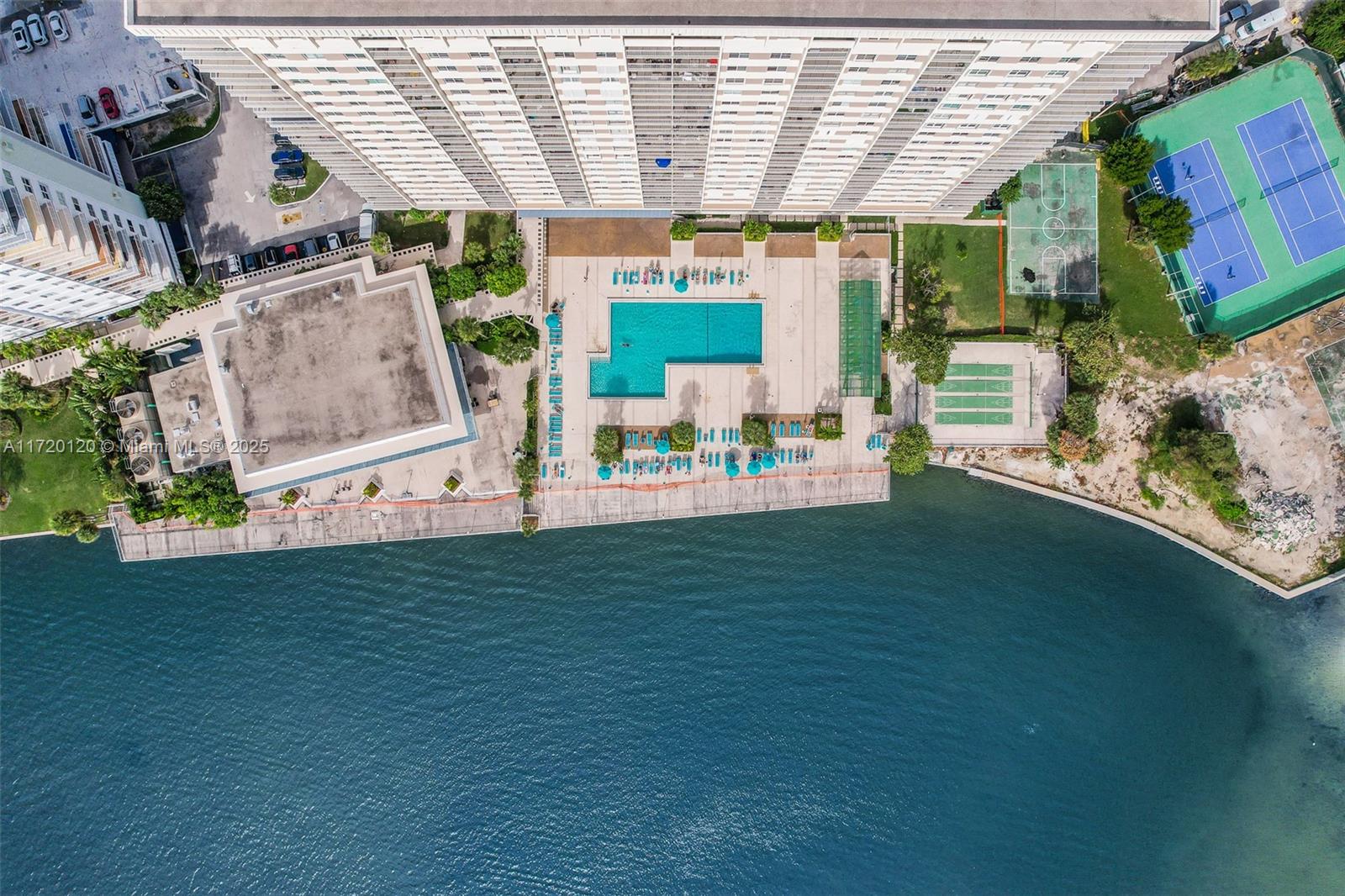 ARLEN HOUSE CONDO - Residential