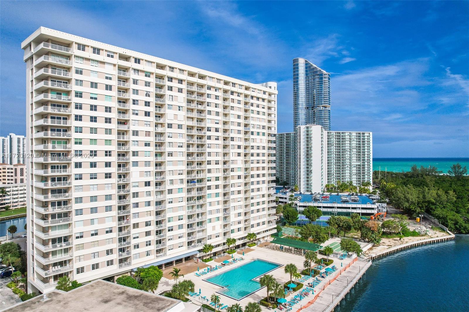 ARLEN HOUSE CONDO - Residential