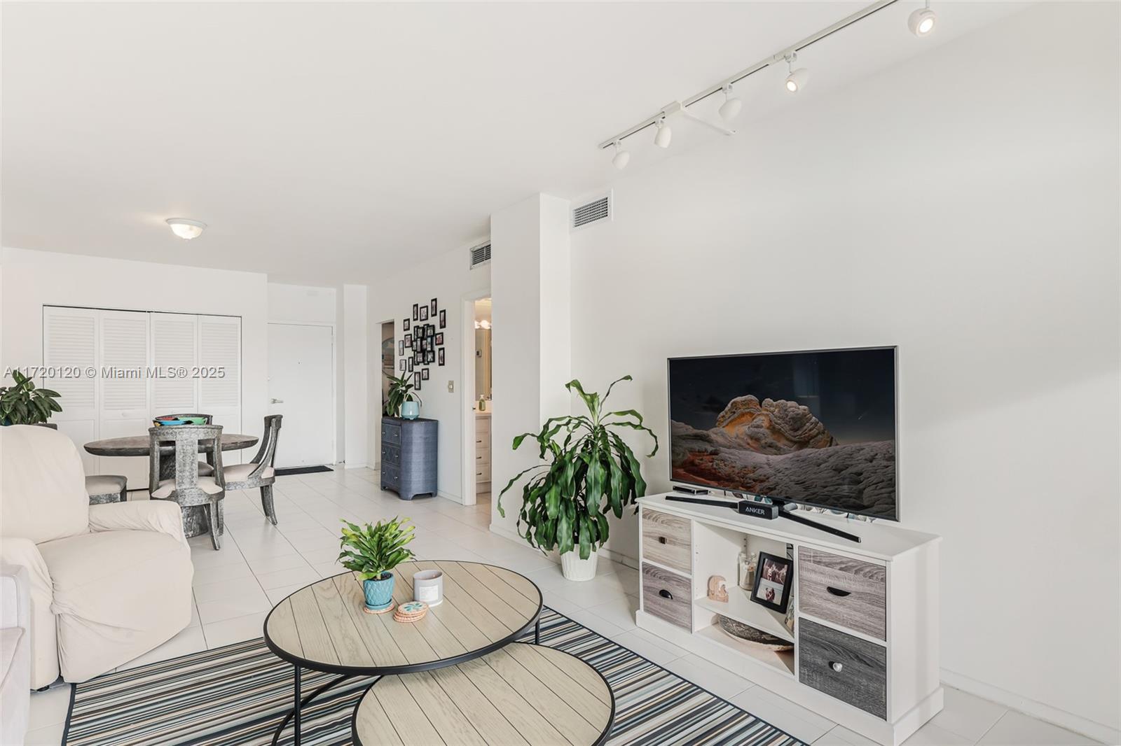 ARLEN HOUSE CONDO - Residential